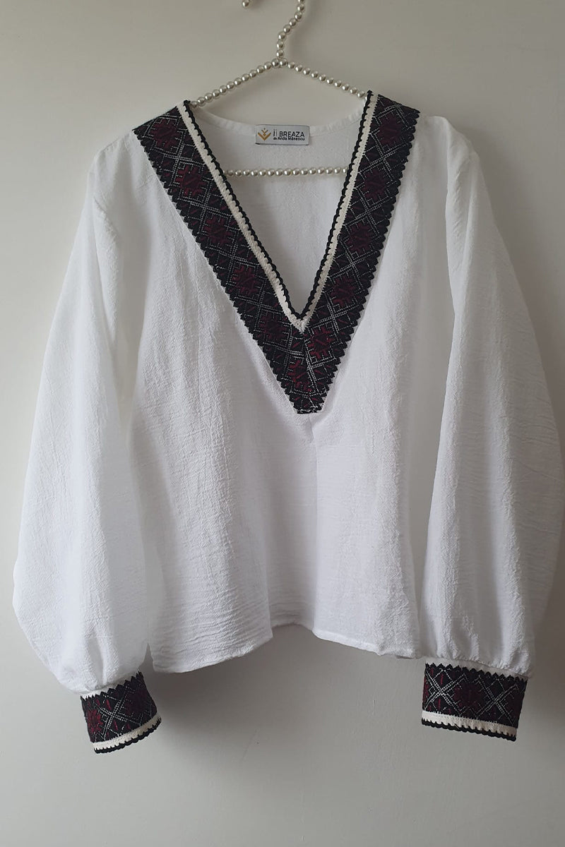 Bluză cu aplicație vintage, model Farmec Vișiniu