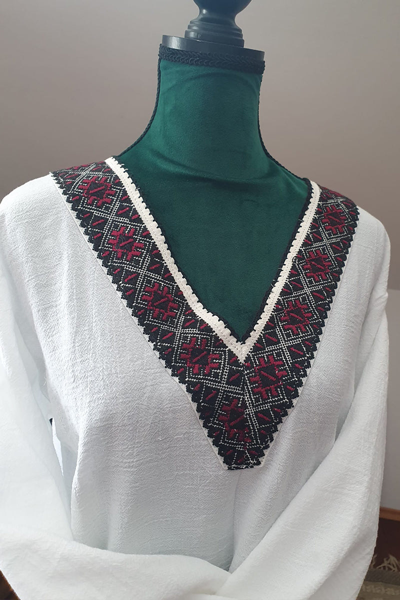 Bluză cu aplicație vintage, model Farmec Vișiniu