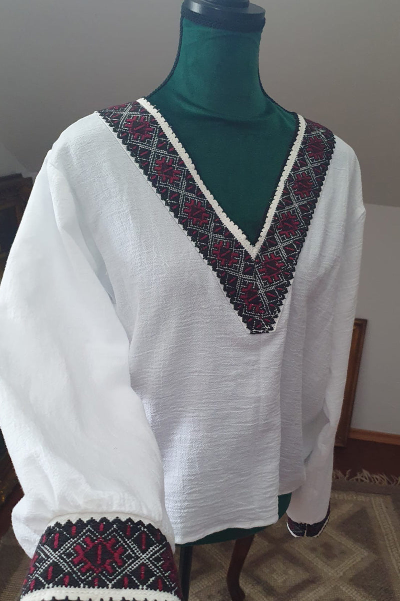 Bluză cu aplicație vintage, model Farmec Vișiniu