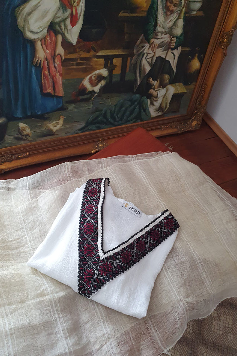 Bluză cu aplicație vintage, model Farmec Vișiniu