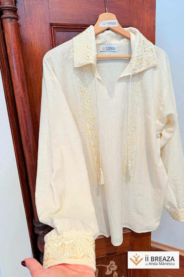 Cămașă bărbătească, brodată manual cu modelul Suveicuța