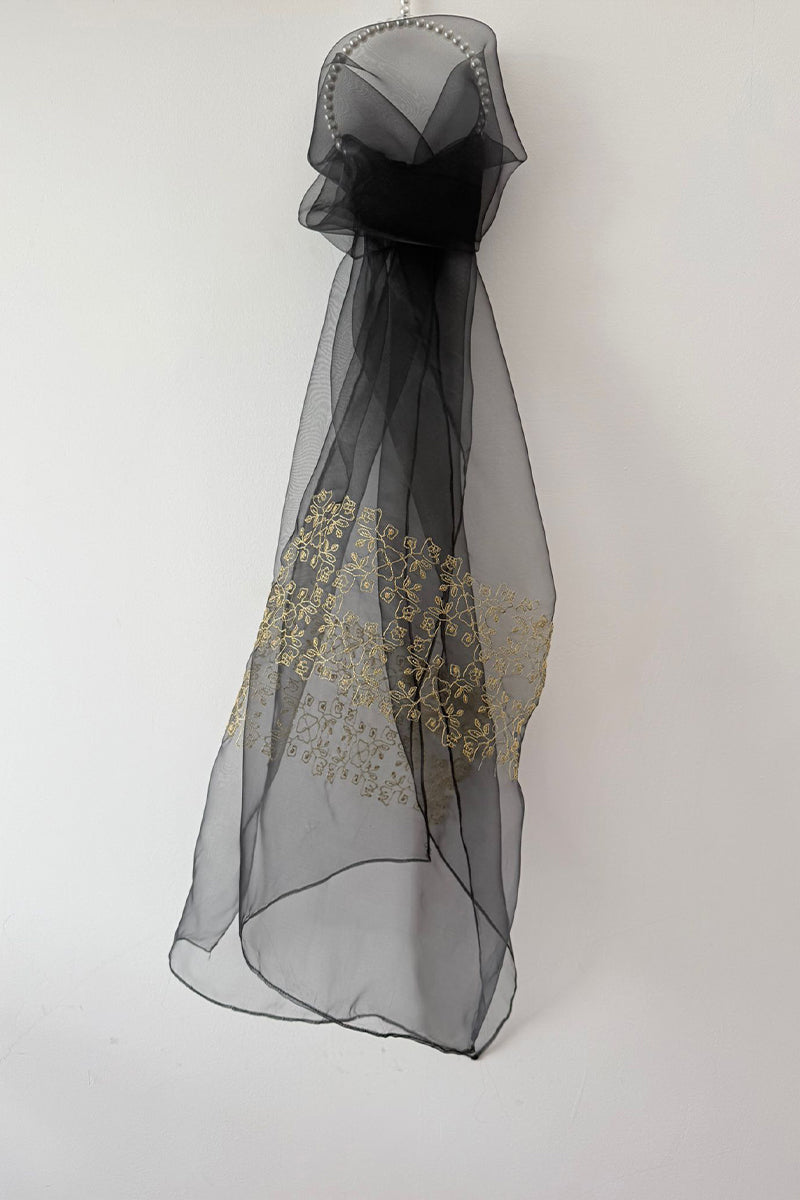 Maramă/ eșarfă brodată cu modelul Multicolorul, pe mătase naturală, 200 x 55 cm