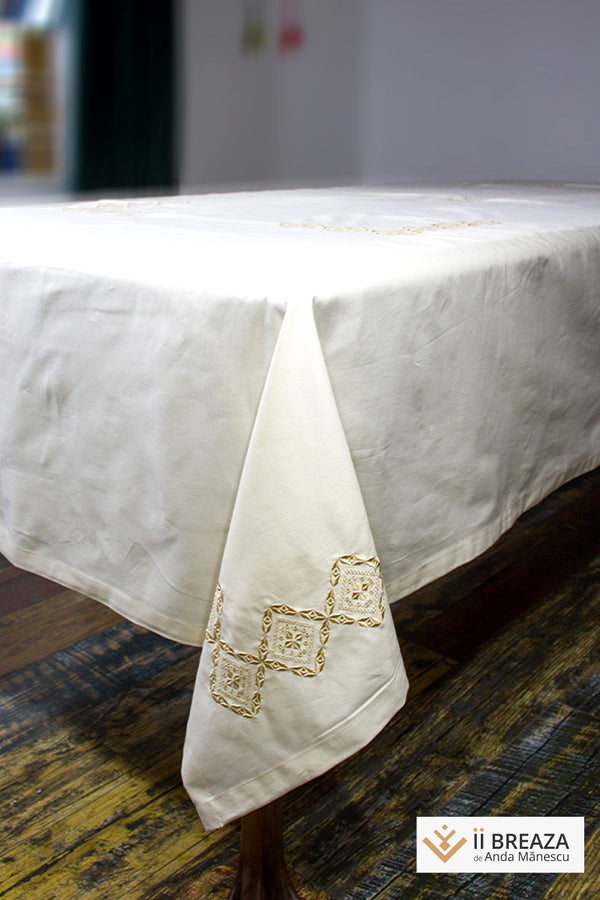 Față de masă cu șervețele