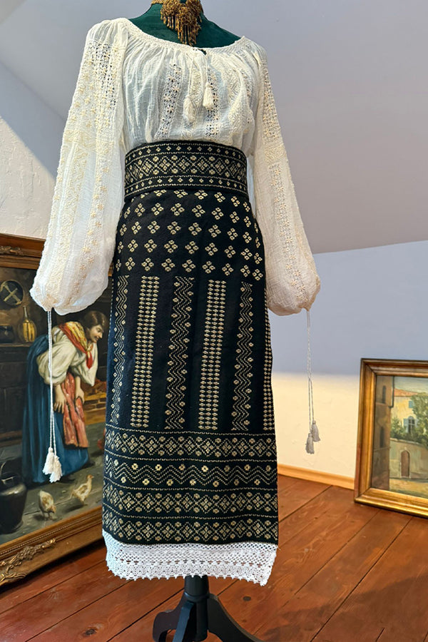 Fotă dreaptă tradițională – țesută cu fir metalic auriu, cu brâu inclus