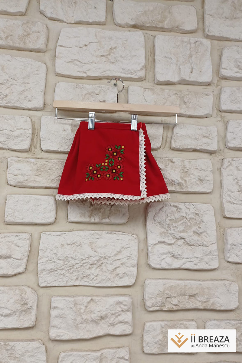 Fotă petrecută, brodată cu motivul Multicolorul