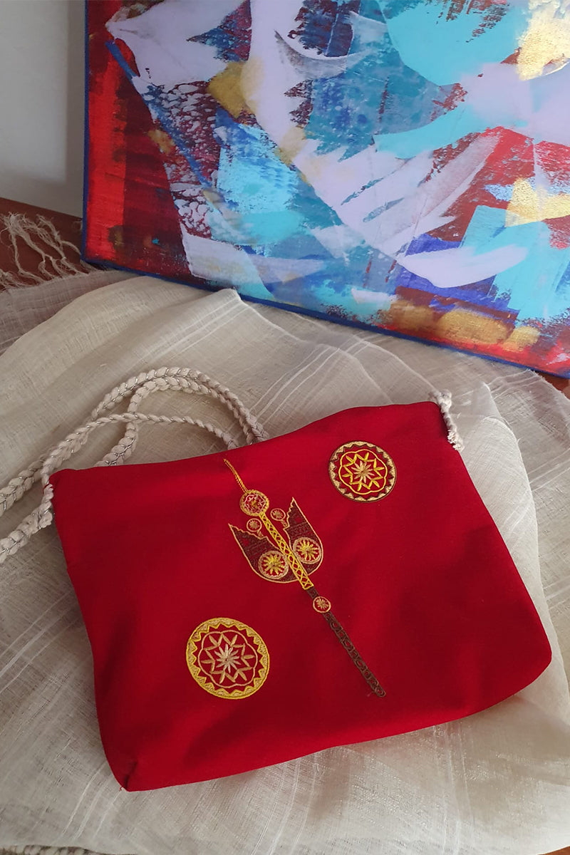 Poșetă cross body, brodată cu simbolul Furcii Maramureșene