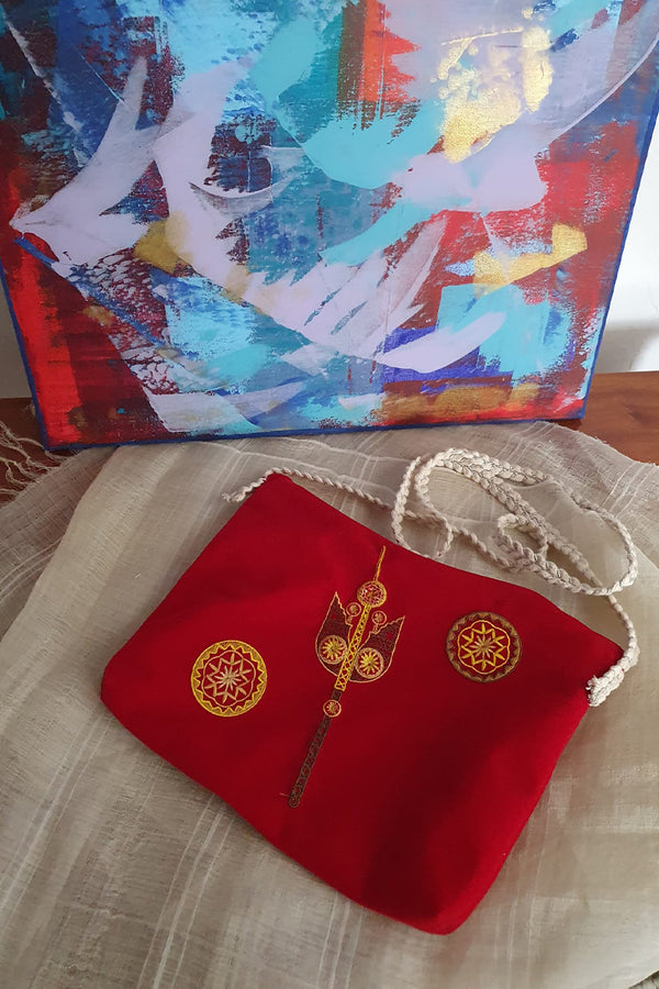 Poșetă cross body, brodată cu simbolul Furcii Maramureșene