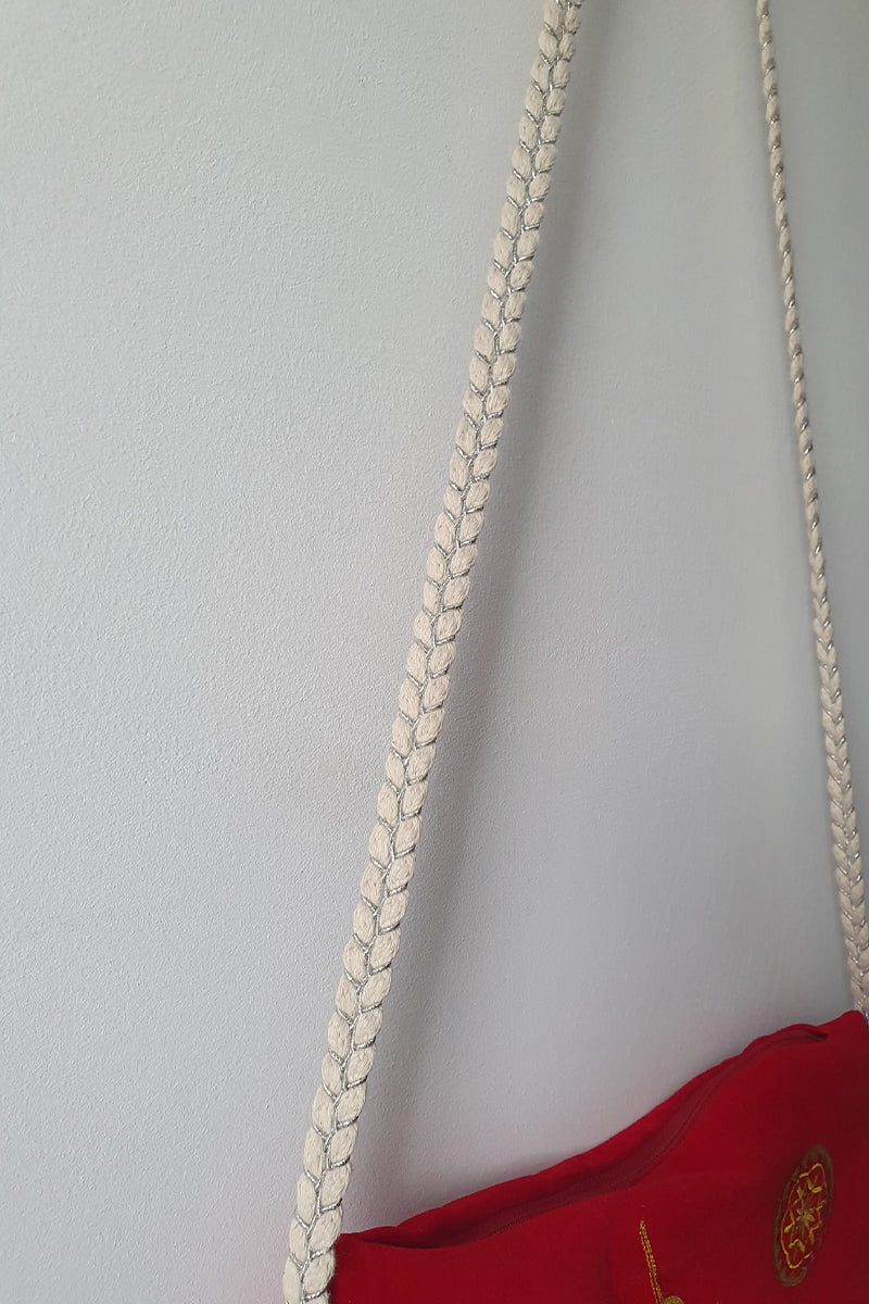 Poșetă cross body, brodată cu simbolul Furcii Maramureșene