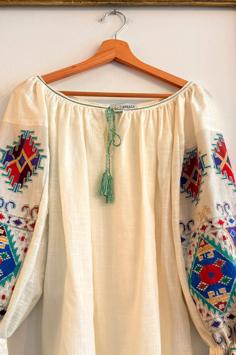IE cu mâneci vintage, model Împlinire