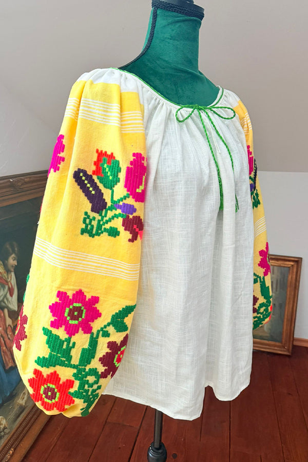 IE Vintage, model Floare de Soare