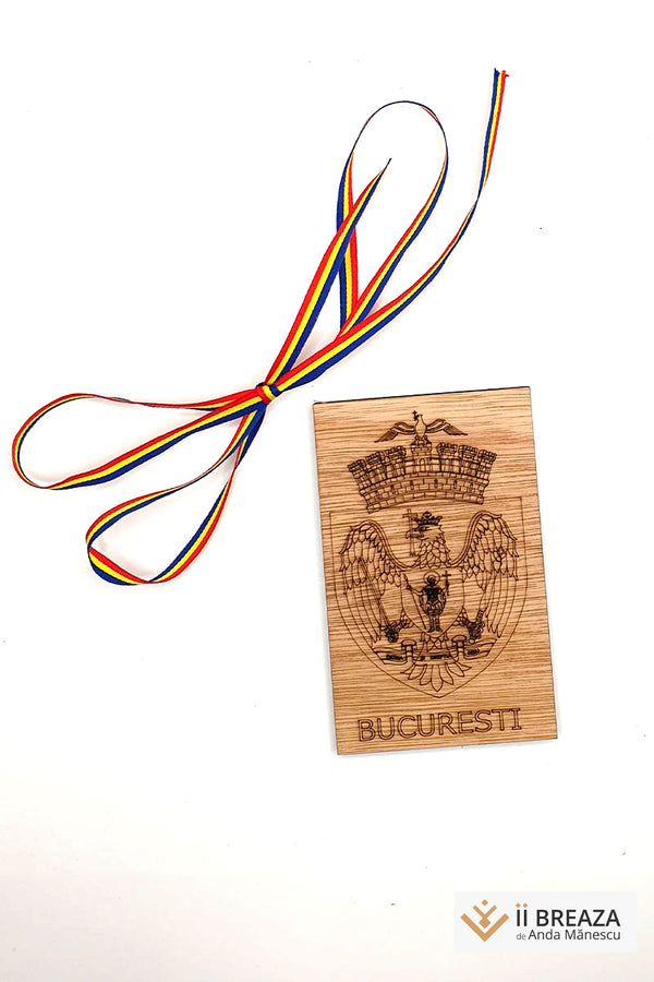 Magnet din lemn cu stema București gravată