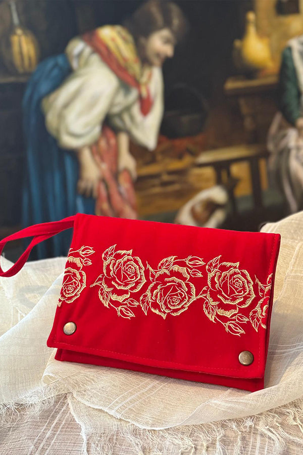 Geantă plic elegantă brodată cu trandafiri