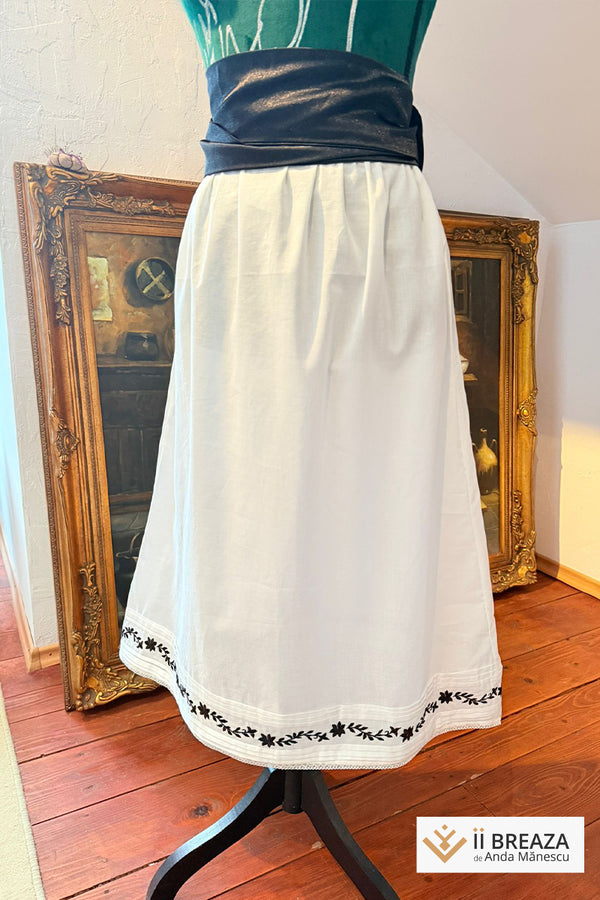 Poale/ subfustă cu modelul ”Șirul Vieții”