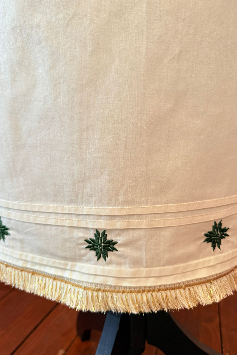 Poale/ subfustă brodată cu simbolul ”Steaua cu 16 țăpi”