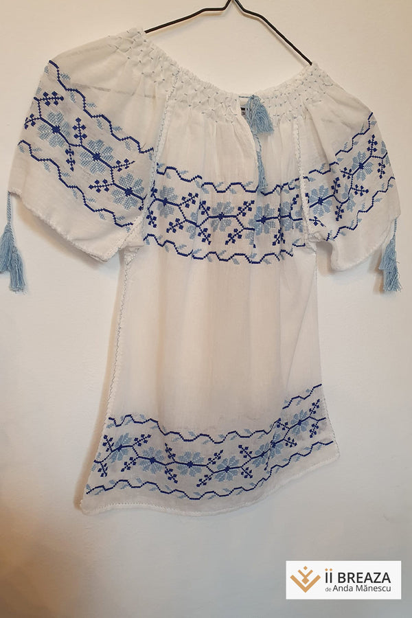 Rochiță Fetiță Brodată Manual - model Floare de Măr