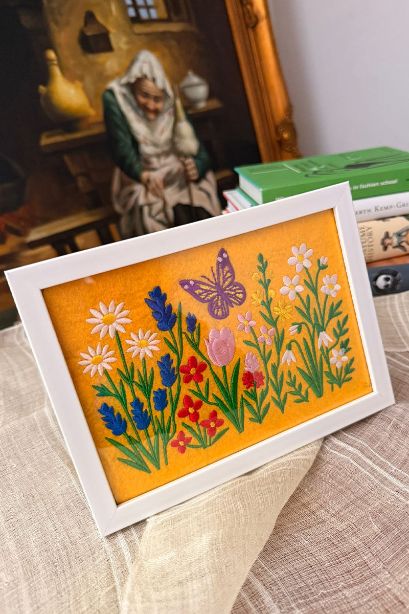 Tablou, model Primăvara cusută