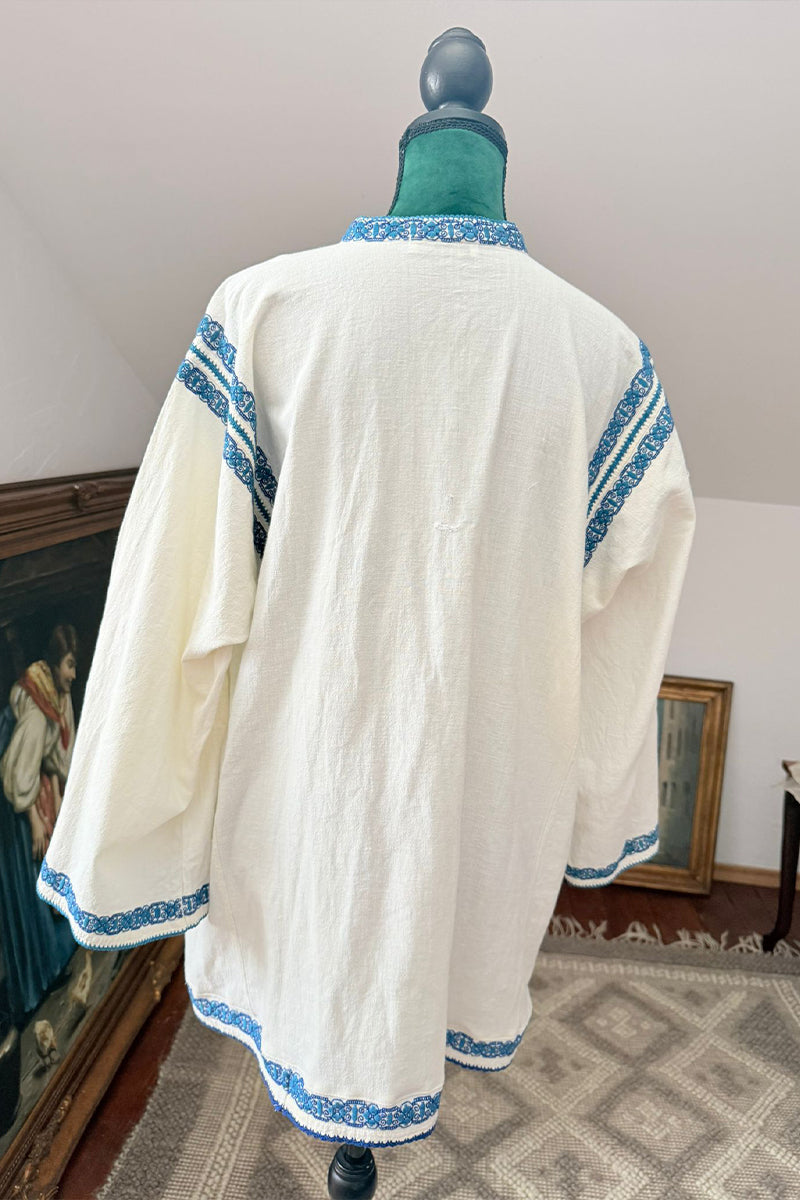 IE vintage, model broderie albastră