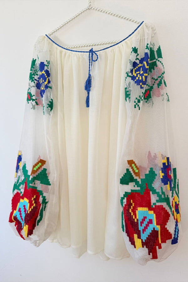 IE cu mâneci vintage, Flori stilizate