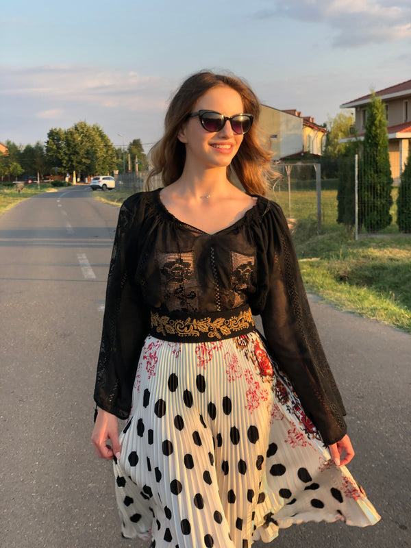 IE Tradițională de Breaza, model Filtire, brodată manual pe pânză neagră