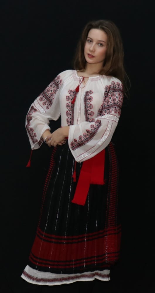Fotă plisată, de Prahova, roșu cu negru