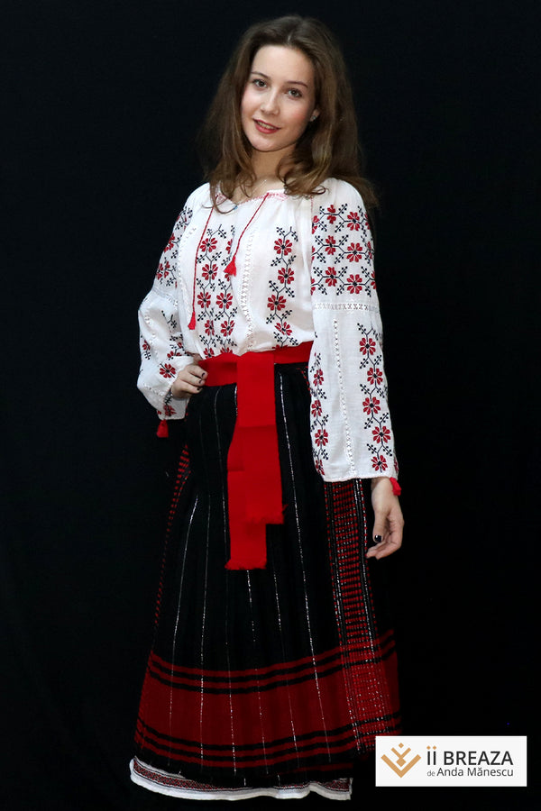 Costum Tradițional de Breaza, model Floare de Măr