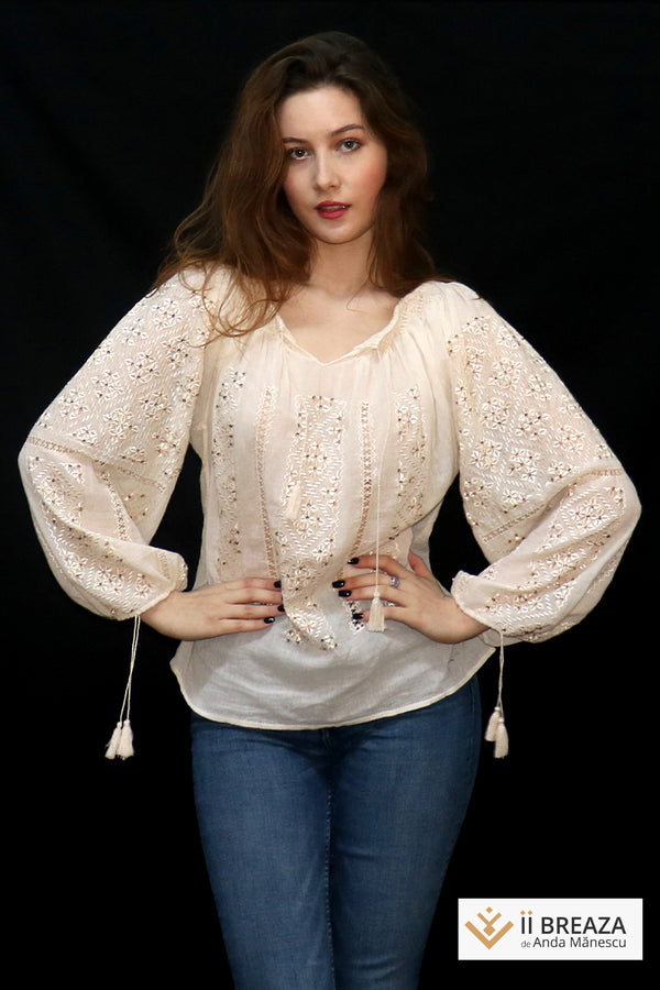 IE Tradițională de Breaza, model Buclavaua Mare cu paiete