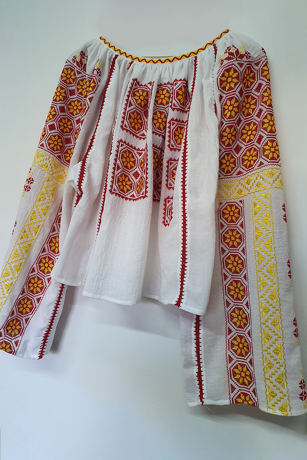 IA Tradițională de Breaza, model Roatele