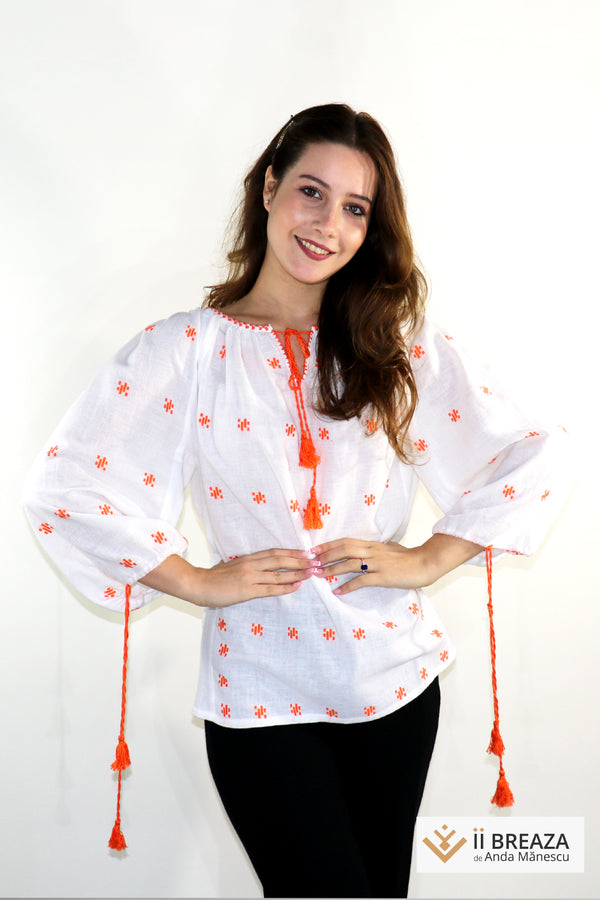 IE lucrată din pânză de casă cu inserții de broderie - unicat