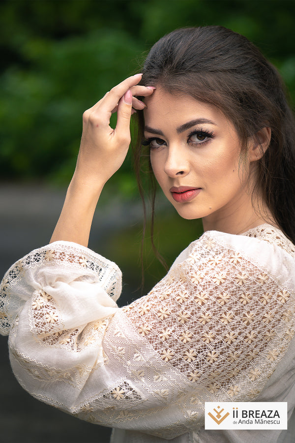 IE Tradițională de Breaza, model Ajurul cu Floricica